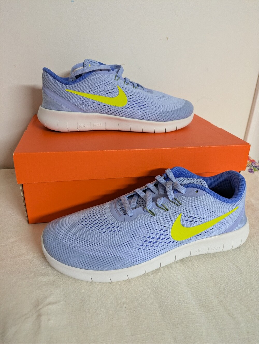 Nike Free RN Women's Running Shoes Blue Yellow Neon Size 7 BRAND NEW